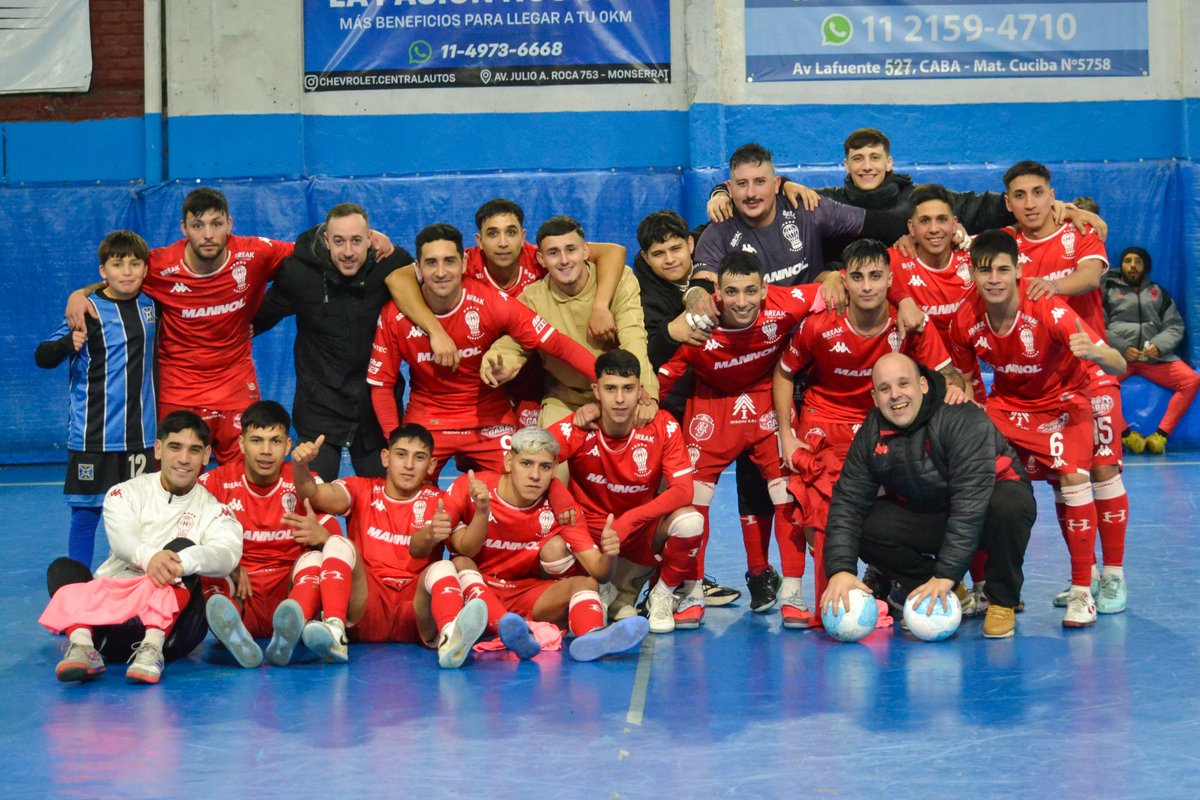 huracandeportes's tweet photo. #Huracán 🎈 #FutsalMasculino
⚽ La Primera del Globo venció 9-5 a #ElCiclón por la #Fecha15 de la Primera "D" del Torneo de @Afa 2026, en América del Sud https://t.co/fpdQtiklWw