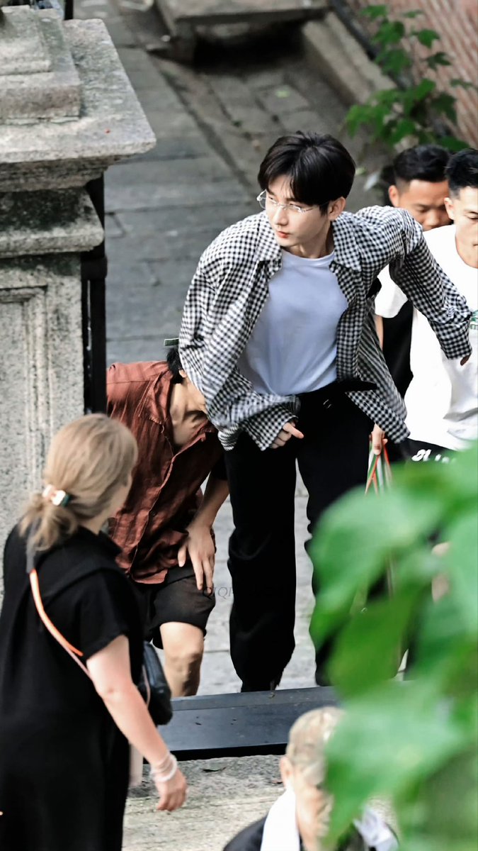 kurofoxy91's tweet photo. Looking respectfully 🙂‍↔️
#ChengYi #狩谎
#LiesHunter https://t.co/tZGZOx3SLa