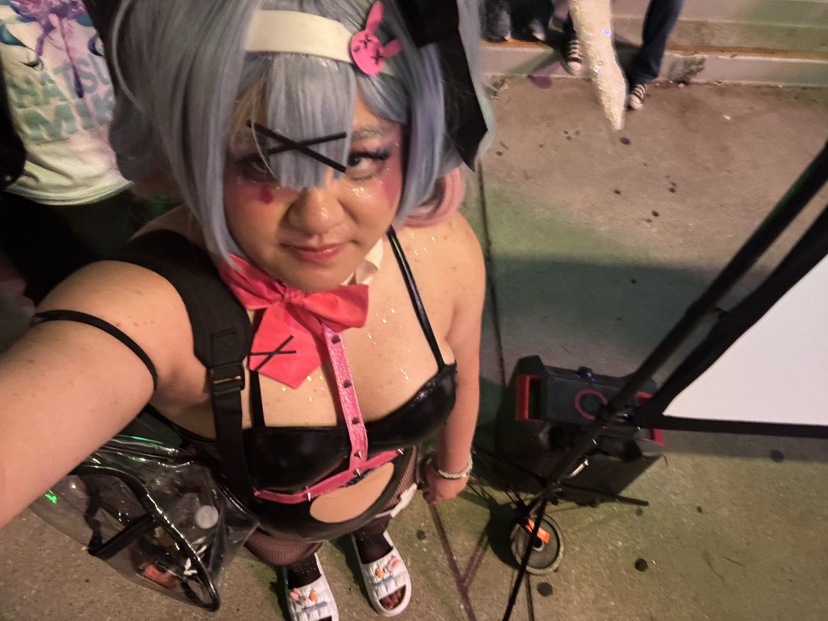 duskbuns_'s tweet photo. @removeanime truly regretful i could not commiserate with the legendary miku juice in my cosplay https://t.co/UZhIw4NAqf