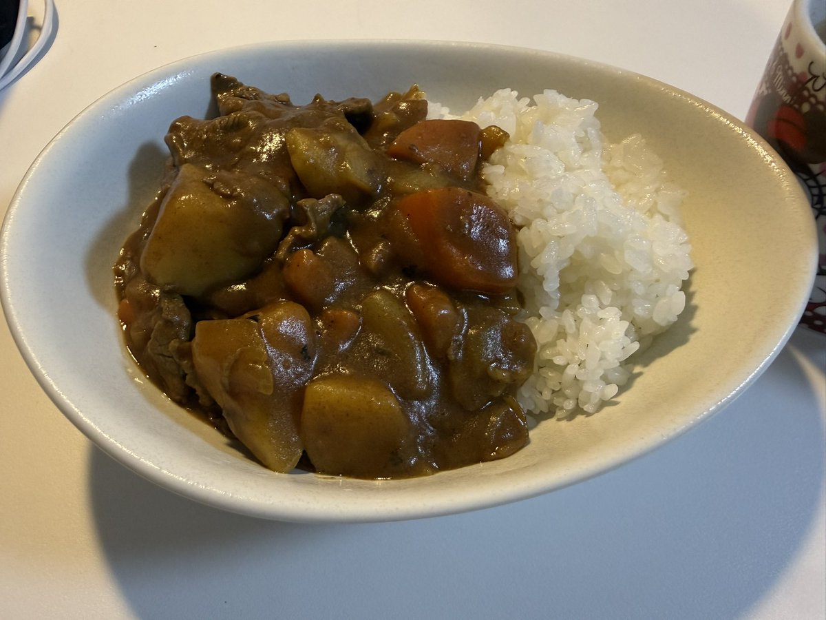 remnnnnnn's tweet photo. 今晩はカレーだよ〜🍛 https://t.co/TII8wGVtpf