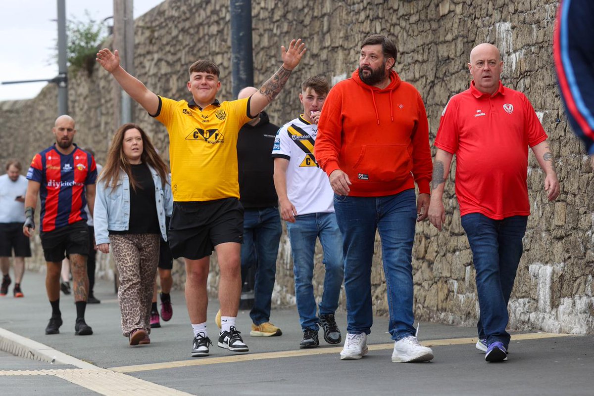 CTRLFC's tweet photo. Cas Fans in the House ⚫️🟡🐯 #COYF #MagicWKND https://t.co/FQnwgjMPOO