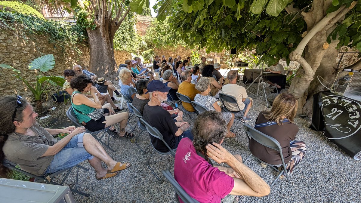 Cryptshow's tweet photo. Darrer acte del 20è Cryptshow Festival! El tanquem amb la història de la Santa de Badalona, la Teresa Grau, i els seus miracles de la mà del @cehbadalona https://t.co/NMbjD6gKsy