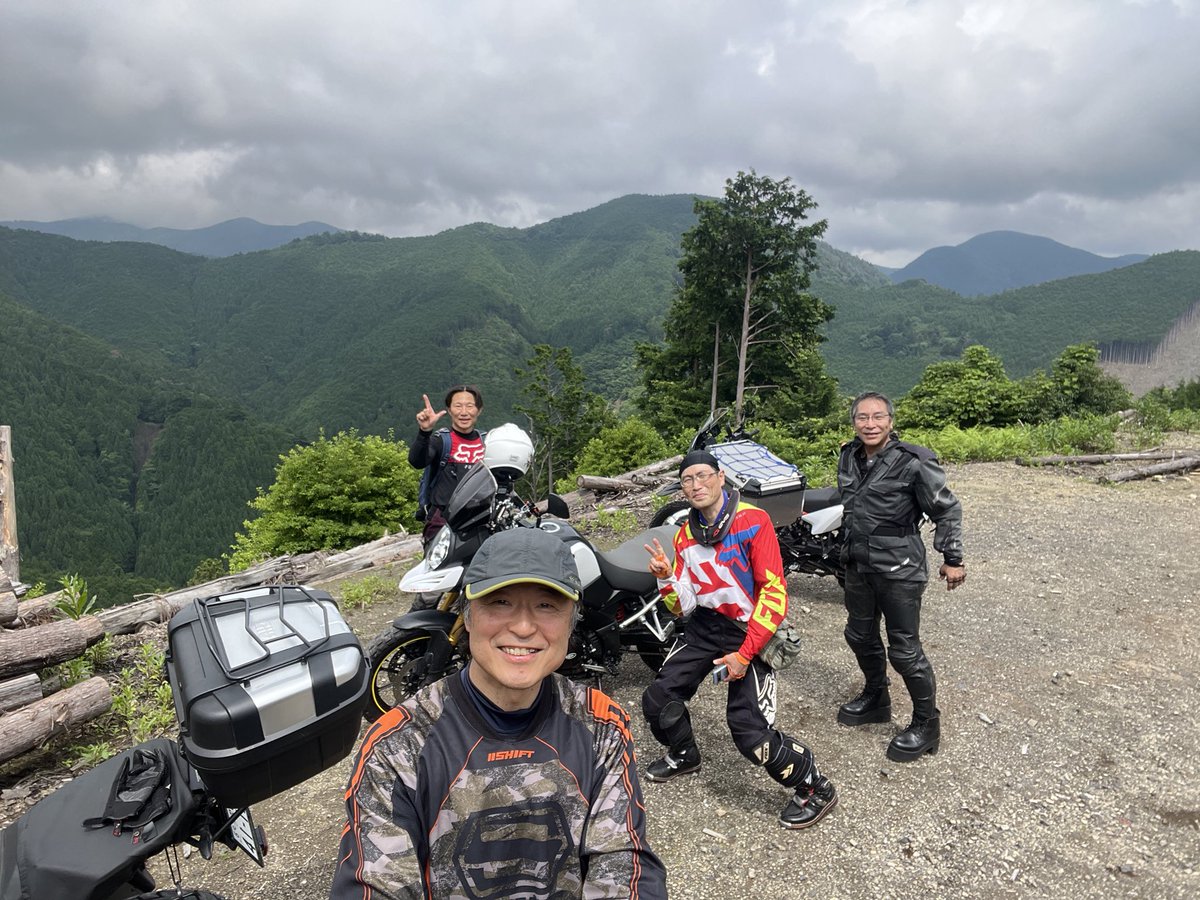 motoliaison's tweet photo. キャンプ行ってきた❗️
林道走って温泉入ってビール飲んで…
幸せだぁ〜🎵 https://t.co/ykmNDvlaER