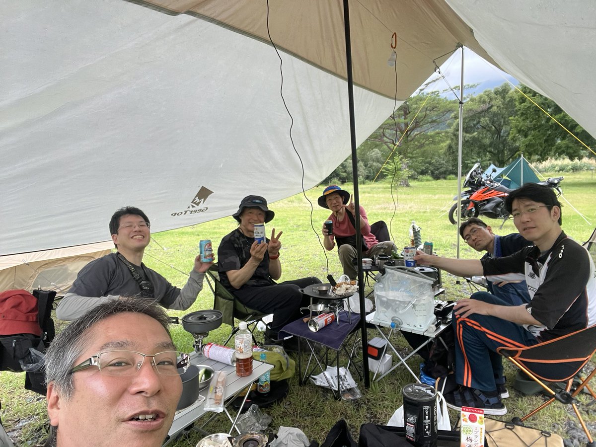 motoliaison's tweet photo. キャンプ行ってきた❗️
林道走って温泉入ってビール飲んで…
幸せだぁ〜🎵 https://t.co/ykmNDvlaER