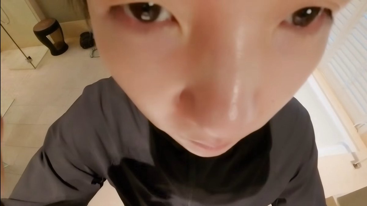 darlingsujim's tweet photo. “don’t cry over a man”

the man: https://t.co/LgLD6Rl7n6