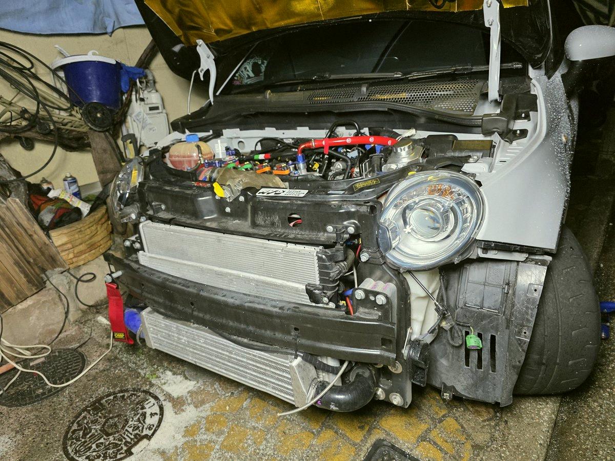solano023's tweet photo. Working on the Abarth late into the night. Swapped out the map sensor and tightened up the intercooler piping bands to make sure there's no leaks. Should be good now.
#Abarth #FiatAbarth https://t.co/qPRQScXYQP