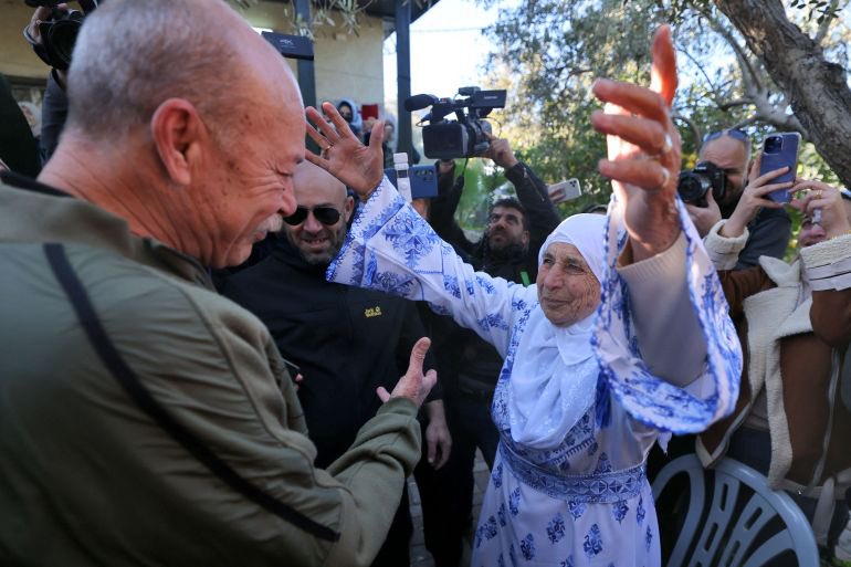 iceribak's tweet photo. Filistinli esirlerin önde gelen isimlerinden Maher Younis, bu sabah 68 yaşında hayatını kaybetti. 

Filistinli tutuklular hareketinin önde gelen isimlerinden biri olarak kabul edilen Younis, İsrail hapishanelerinde geçirdiği 40 yılın ardından üç yıl önce özgürlüğüne kavuşmuştu. https://t.co/8bKjDCI99c