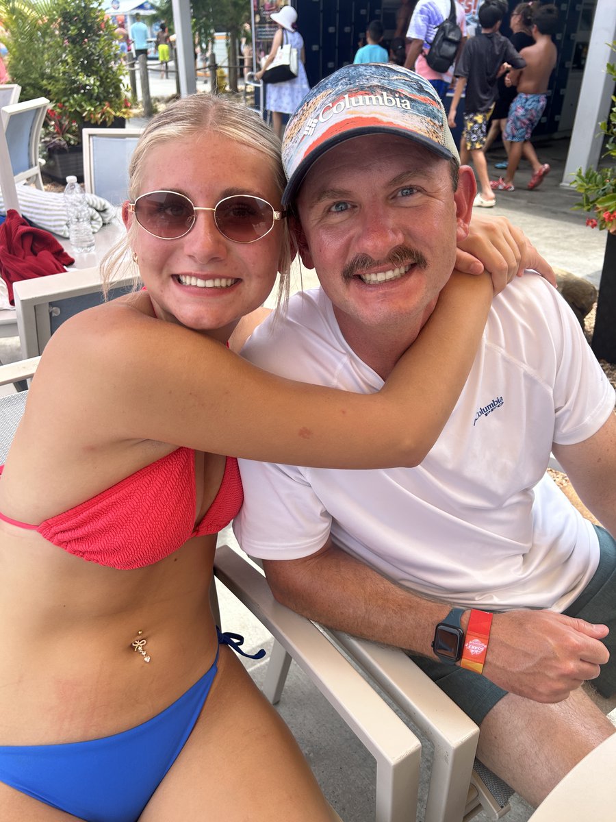 shadowshenji's tweet photo. Me &amp; Oldest at the water park yesterday. https://t.co/PbzWhp36PE