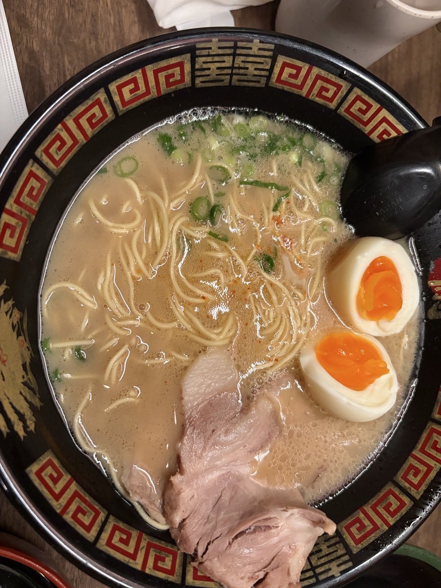 tayuru1's tweet photo. 今日は、朝から一蘭。そして晩御飯に坦々冷麺と烏龍茶小籠包‥食べすぎた。お昼抜いてるからまだ食べれたケド‥犬の玩具は、クラスの子達が、最近色んな物持ってこんな感じになってるから思わず撮った笑一回通り過ぎたけどコレ絶対ネタ���なると思って戻って撮ったよね笑 https://t.co/LSRLkA5kfZ