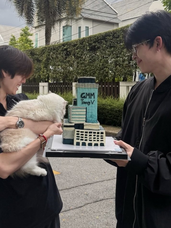sasaflism's tweet photo. SUMPAH TATAPAN POND TUH KAYAKKKK APA YAAAA, KAYAK SAYANG BANGETTTT🥺🥺🥺🥺

#23rdHoneyThePHUWINDay https://t.co/njUdeNXTiP