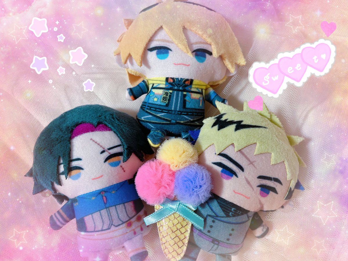 maaaaaco's tweet photo. 概念アクセを買いました！💡のイナズマっぽいイヤリング(のちにピアスにする)とKrisisカラーのアイスヘアピン🍨ぱぺに持たせてもかわいい♡

髪も切ったしたくさん使いたいね〜 https://t.co/kGG8W4IIMi