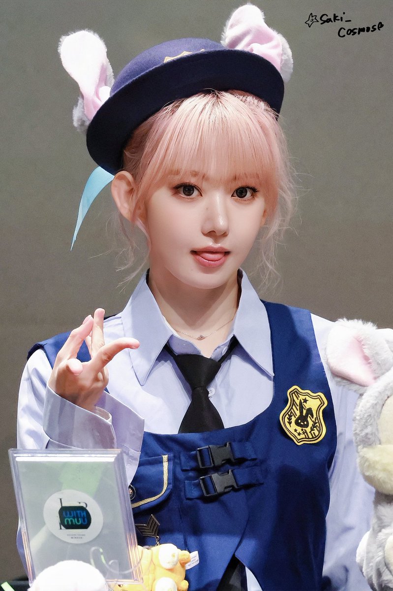 39saki_cosmos's tweet photo. 260705 WM Fansign

#SAKURA #사쿠라 #宮脇咲良 #sakumail 
#LE_SSERAFIM #르세라핌 #ルセラフィムu https://t.co/h5FHWDEXBF