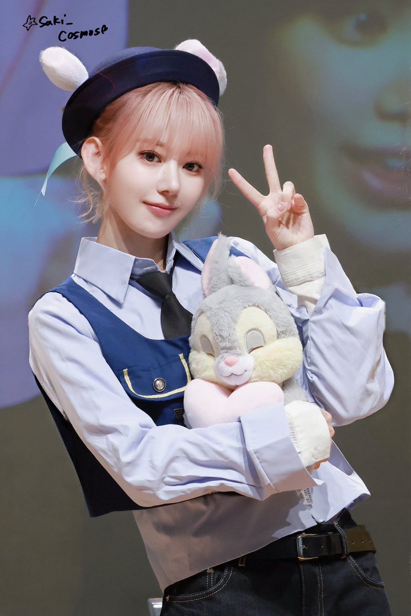 39saki_cosmos's tweet photo. 260705 WM Fansign

#SAKURA #사쿠라 #宮脇咲良 #sakumail 
#LE_SSERAFIM #르세라핌 #ルセラフィムu https://t.co/h5FHWDEXBF
