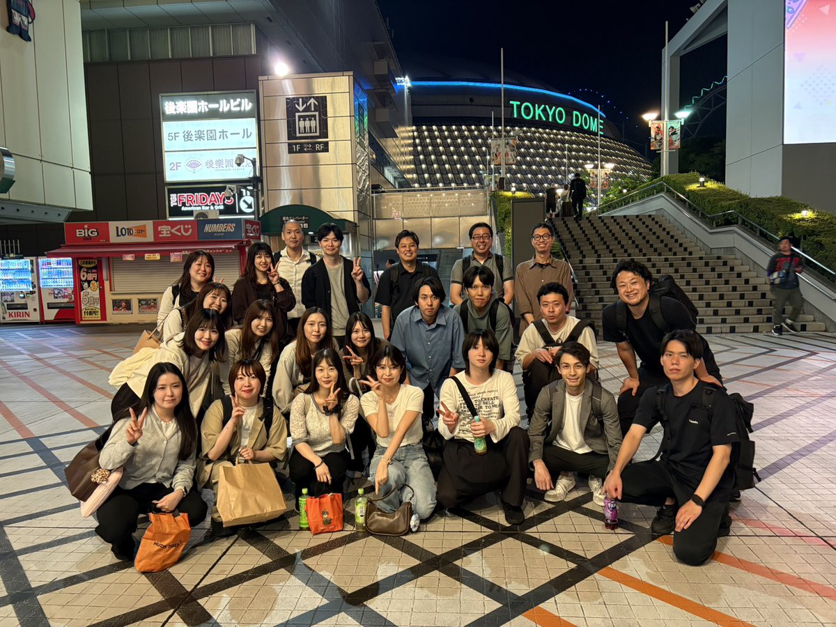 growthp_shuji's tweet photo. 先日、弊社の日本橋オフィス×池袋オフィスで社内交流ボウリング大会を開催しました！���

平日の仕事終わりに20名以上が参加し、オフィスの垣根を越えて大白熱🔥
ストライクが出るたびにハイタッチの嵐でどのチームも大盛り上がりでした！！

年次や拠点を問わず、こうして本気で楽しんで繋がれるのがうちの会社のいいところだなと改めて実感。
普段リモートや別オフィスで話せないメンバーとも最高の交流ができました👍
明日からの業務も、このチームワークで頑張ります！！💪
#社内交流会 #社内イベント #チーム #��ウリング大会