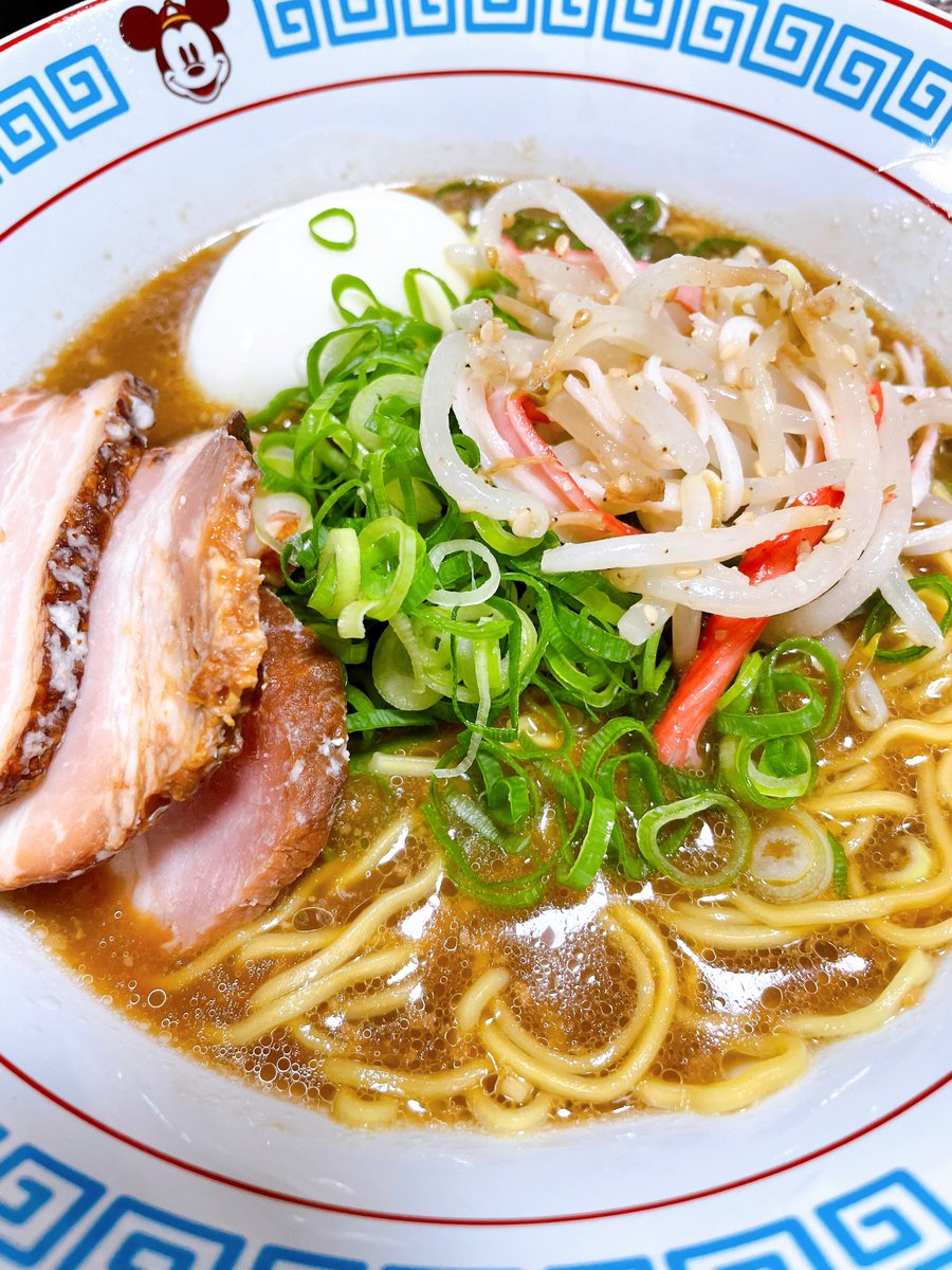 thunderpottery0's tweet photo. 今日もお家ラーメン🍜

自家製唐揚げつき

#男の料理　#おうちごはん    #twitter料理部    #Twitter家庭料理部 https://t.co/pqoyMtfiRd