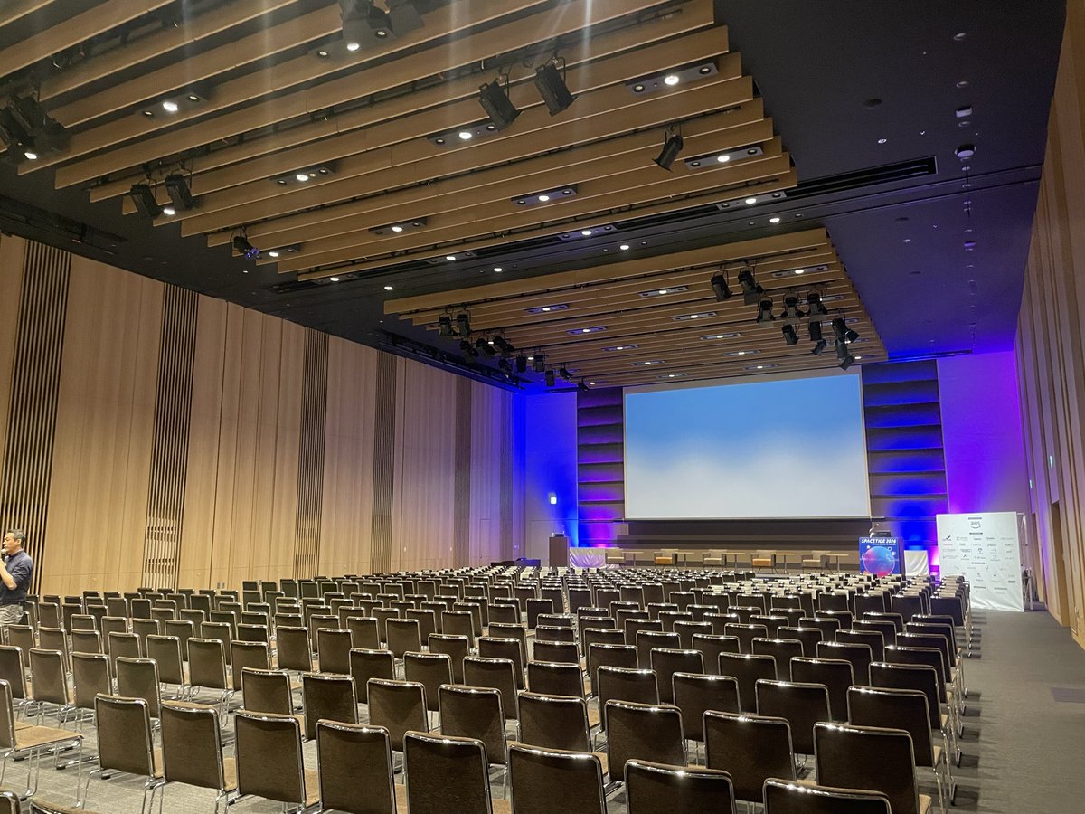 SpaceTide_Conf's tweet photo. 🚀いよいよ明日、SPACETIDE 2026が開幕！

スタッフ一同、皆さまをお迎えするため最終準備の真っ最中👽

ここから、新しい出会い、新しいアイデア、新しいビジネスが生まれる事を祈って、皆様と会場でお会いできることを、心より楽しみにしております✨
#SPACETIDE https://t.co/PbPZBijqVy