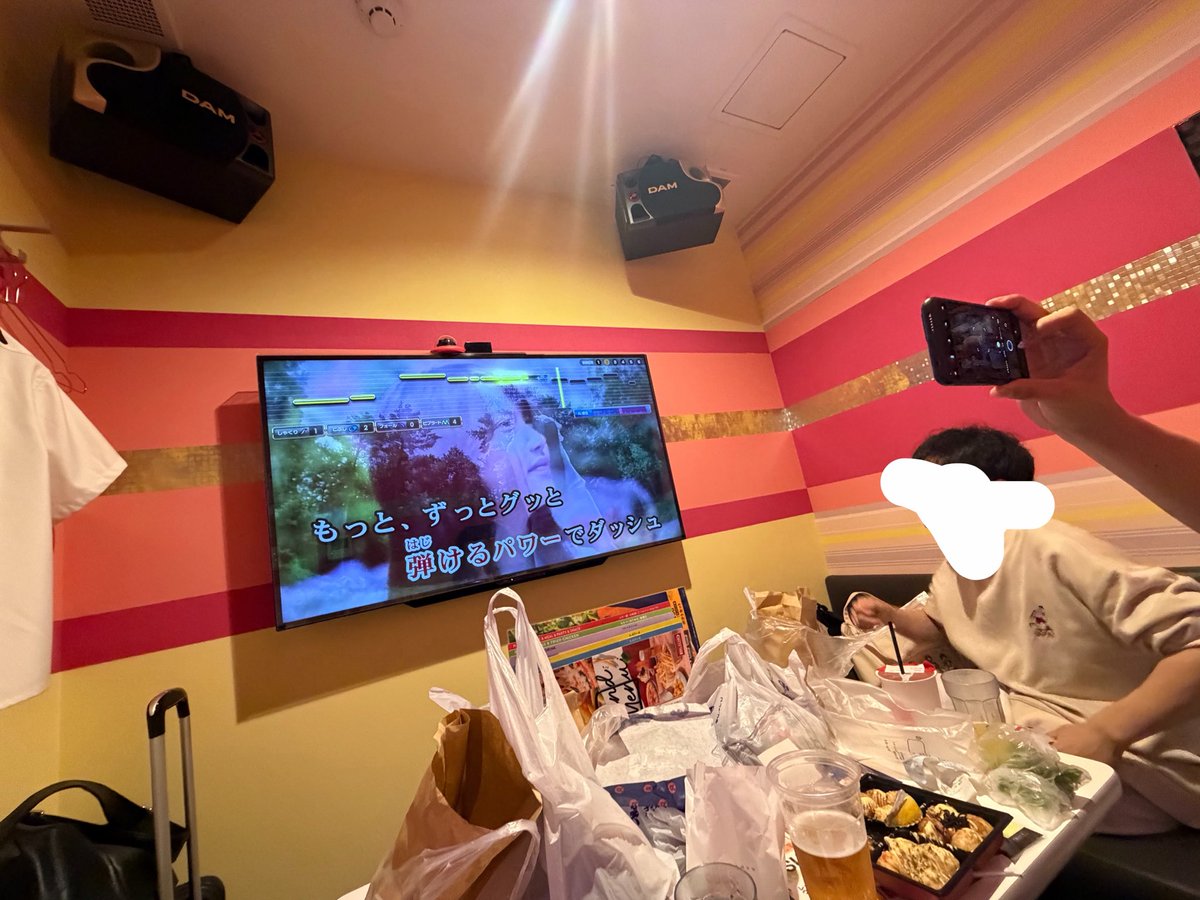 deresute19's tweet photo. 久々のデレ現地で完全にデレの顔に戻りました😭
やっぱ僕の帰るべき場所はデレやったんすわ https://t.co/FB7zi1zU6t