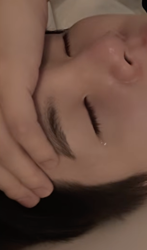 joon_lovebot's tweet photo. girl look at yoongi's lashes oh my gosh https://t.co/Bt2iehafYT
