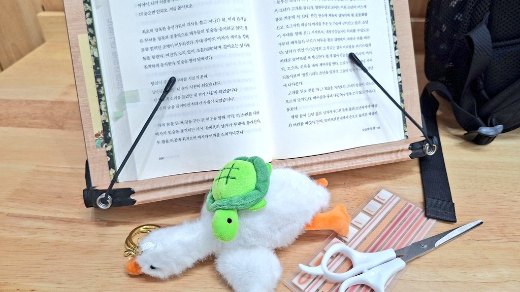 xh_8ud's tweet photo. #독서계_트친소 #독서계트친소 #일상계_트친소 #일상계트친소
아마 마지막 트친소일 거 같아요!💗
청소년 문학, 로맨스, 도파민 먹음이를 탐라에 심어보세용🍀
여성 분들만 모십니다!!

아래 링크는 상세한 자기소개이니 보고 오시면 더 좋습니당💗
https://t.co/4DsvSkZV6N https://t.co/T9Szy5zJdN