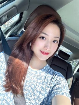 Keleca's tweet photo. 带娃是日常也是生活，但其实我也是个普通的女人。
平时很多人看我带着孩子并不敢搭讪，但只有我自己知道，来欲望的时候会有多饥渴，有时在车里就想自己解决一下… https://t.co/Jya0G7jNPh