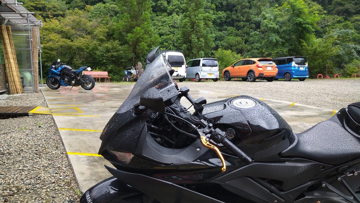MotoDINER's tweet photo. 本日も雨☔️
それでも来てくれ��お客さまがいて
感謝に堪えない🥲
イケメンモトブロガー
#onetv @oNeTV59421255 がご来店
お誕生日おめでとう🎉🎂
カブミーティングin九度山帰りの
#赤い彗星 @cubraRED も降臨
たくさんお喋りできて楽しかった~♪ https://t.co/BgJQvQGSII