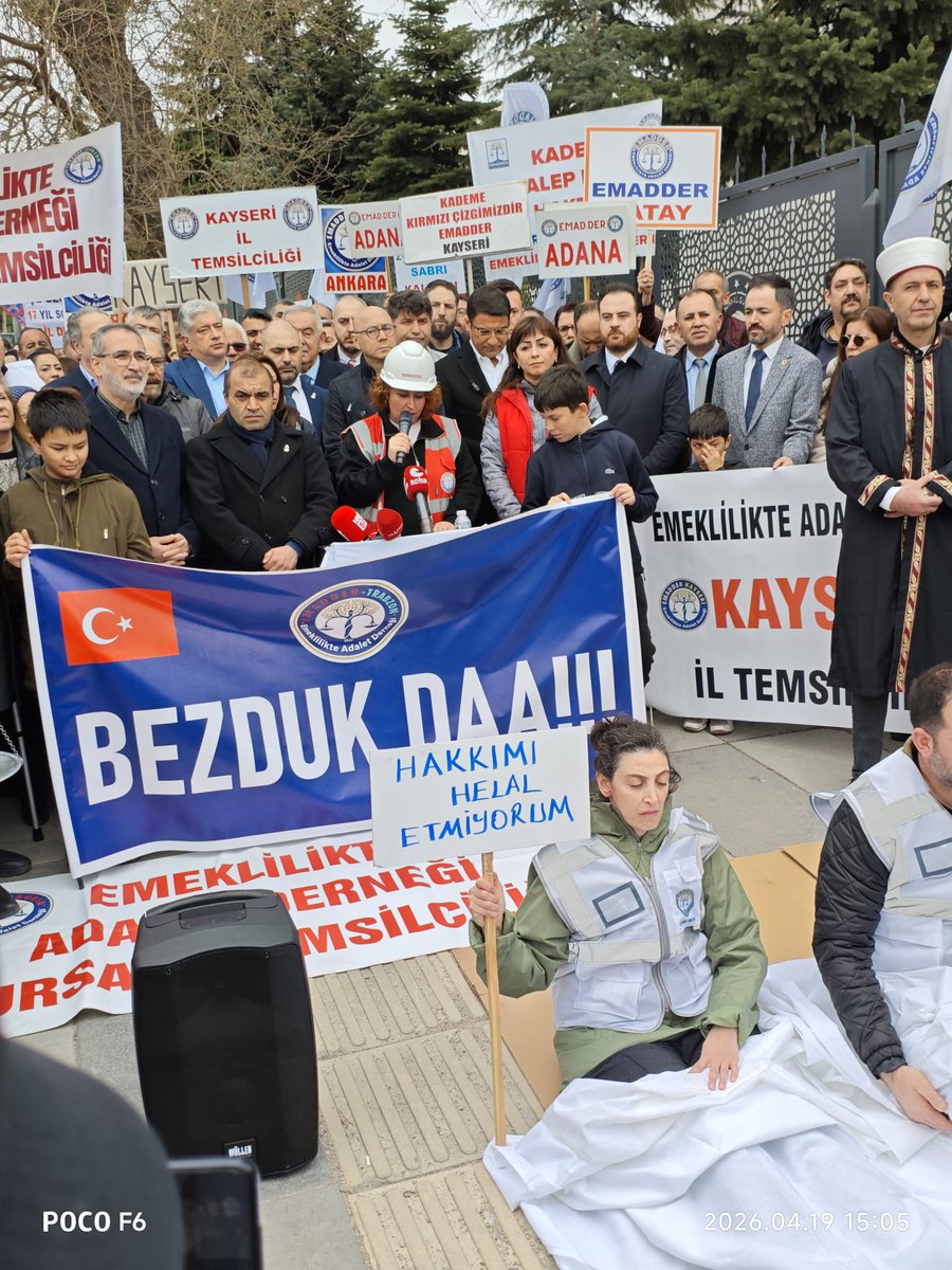 EstSerkan16's tweet photo. Arkadaşlar takipçi desteği verelim 
Çok değerli bir arkadaşımızdır 

@MSimsek33592

#KademeTorbaYasaya https://t.co/Lnqzn19TL9