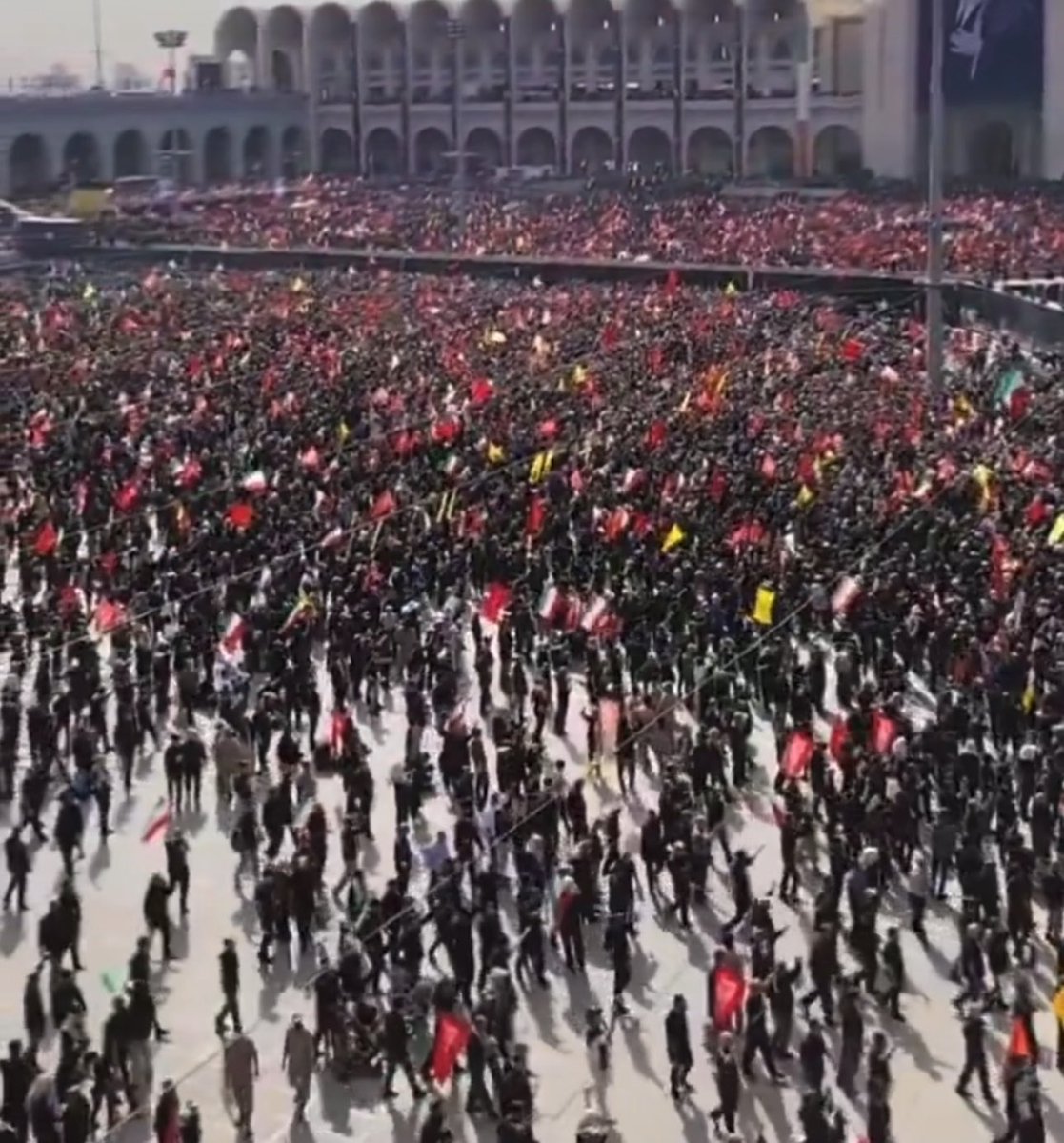 DrNeilStone's tweet photo. "Tens of millions attended"

🤡🤡 https://t.co/fM0Srvt6Lo