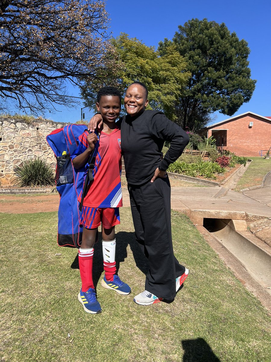 maponya_mantsha's tweet photo. My tired is tired 🤧 five days of proudly supporting my cub and his team as they represented the Limpopo U/12 Hockey Team. Now, it’s time to rest, recharge, and soak in the beautiful memories. ❤️🏑 #ProudParent #LimpopoHockey #U12Hockey #SidelineMom https://t.co/9AaDAIhlHd