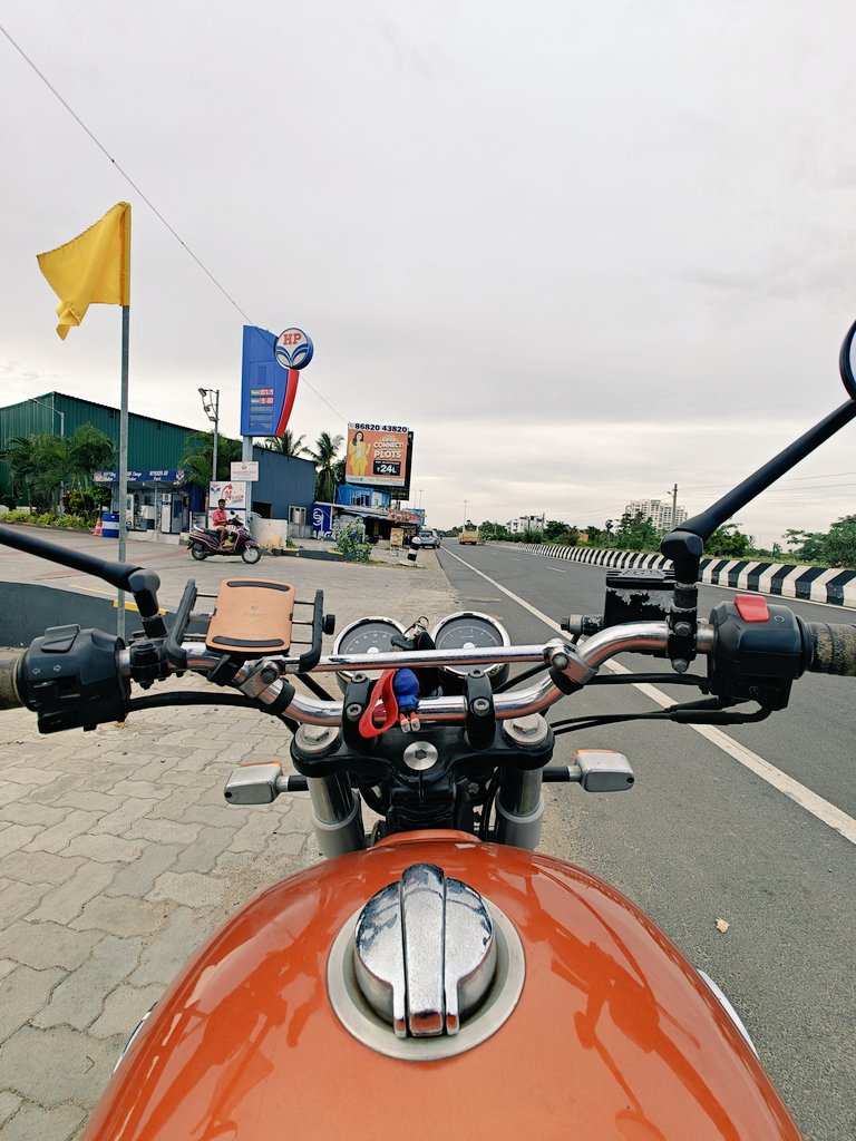 unaku_jj's tweet photo. A ride kind of a day.... Polama?

#rideon https://t.co/bZqo5xen4C