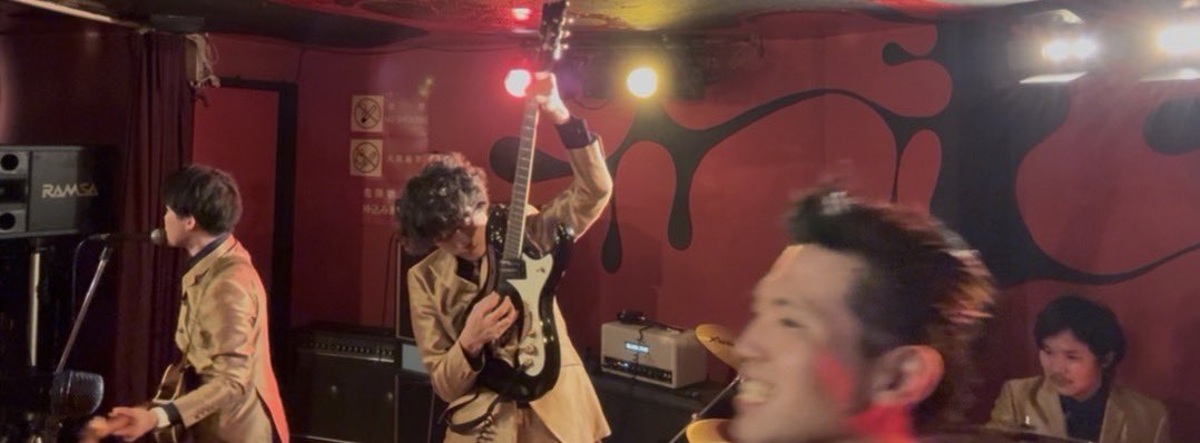 jewelpopnroll's tweet photo. 東高円寺UFO CLUB、ありがとう🍺

【セットリスト】
① ヘイ・タクシー（cover）
② I Saw Her Standing There（cover）
③出会いは街角
④いつも君がいる
⑤恋のマーメイド
⑥ メビウス・ラヴ
⑦君とかき氷

次のライブは夏祭り☀️
7月26日（日）第26回おおい祭り（埼玉県ふじみ野市）🍧 https://t.co/qVLUZTmfhI