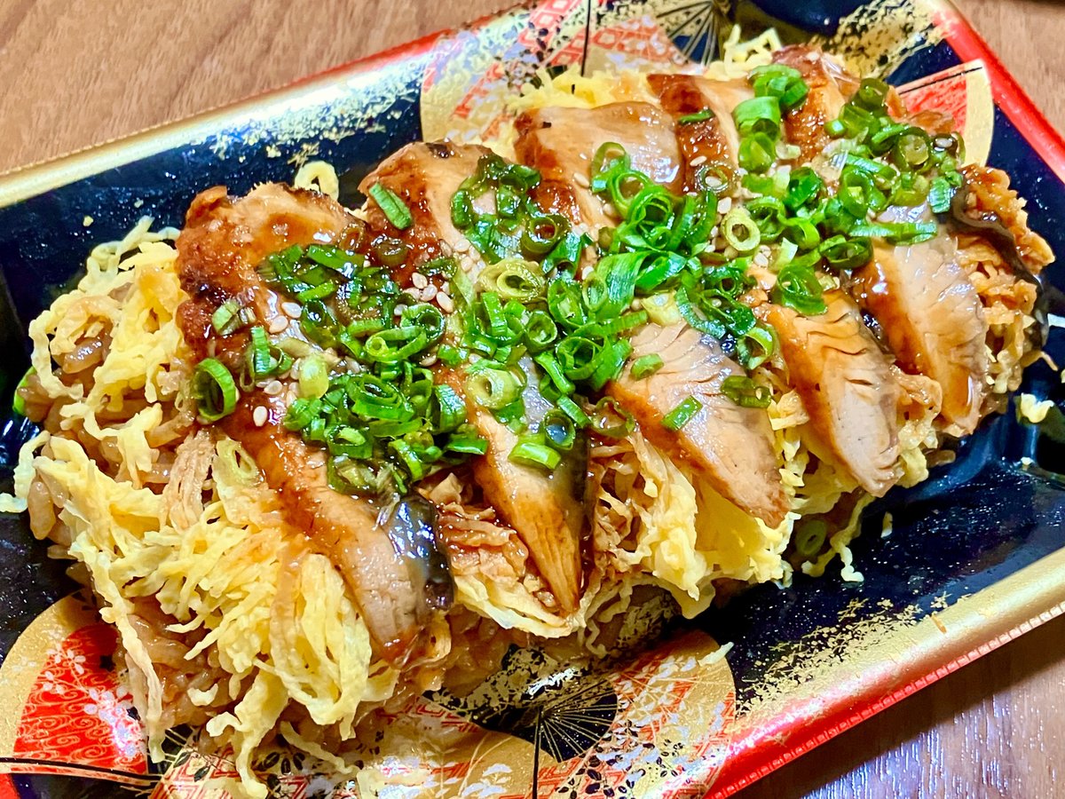 ArthursWebsite's tweet photo. #晩めし #豊後牛 使った #肉野菜炒め と買ってきた #うなぎ飯 とほうれん草白和え でビールなう♪🍺 #おうちごはん https://t.co/UEA7c4zTxB