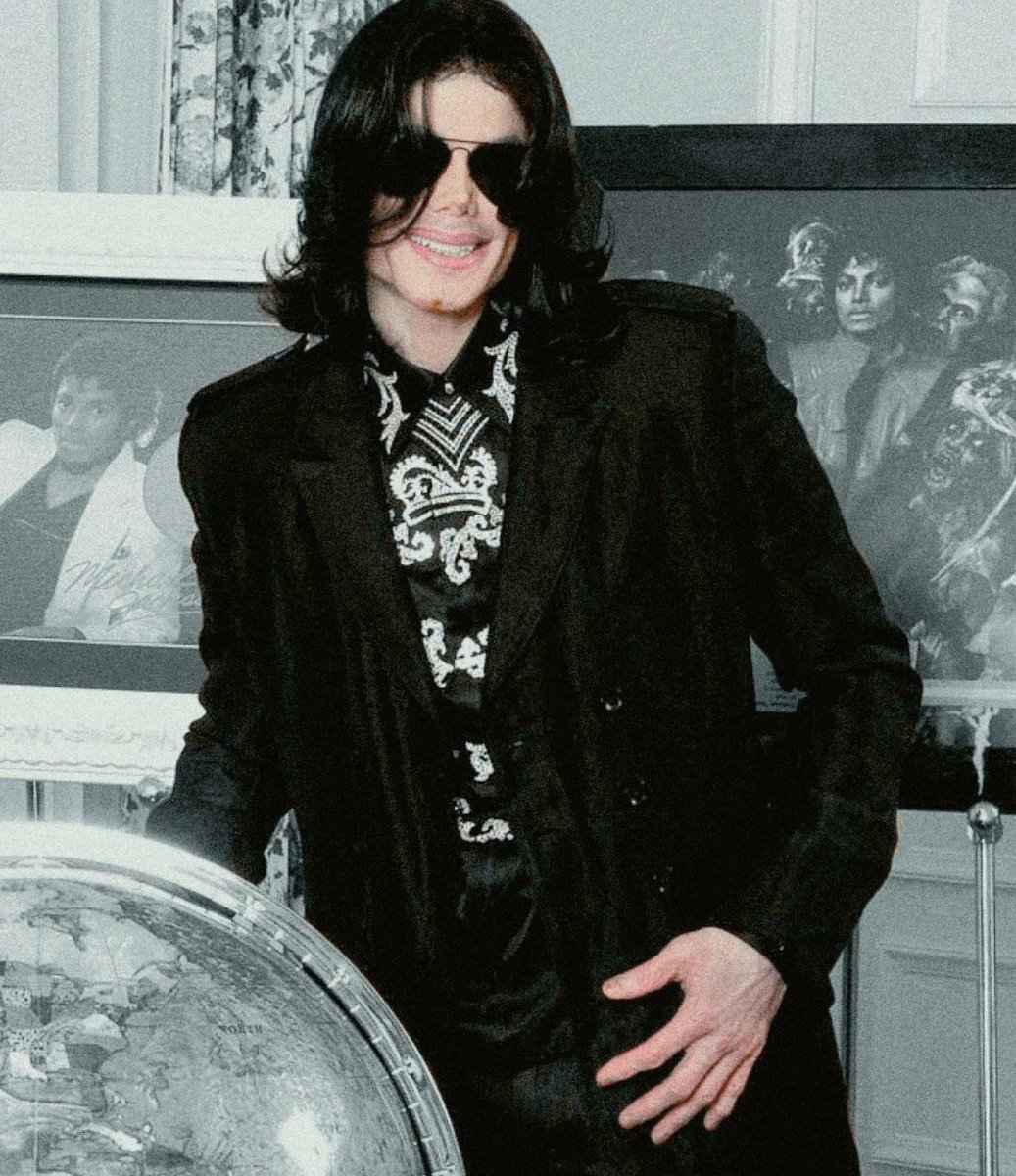 shamoaning_'s tweet photo. he's sooo perfect in those new pictures... we really miss you, papi ♡ https://t.co/XawSLbzbsA