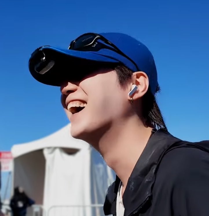 taetaesga's tweet photo. yoongi was so happy he finished the race I MEAN look at his wide smile https://t.co/KPkQ43xxvq