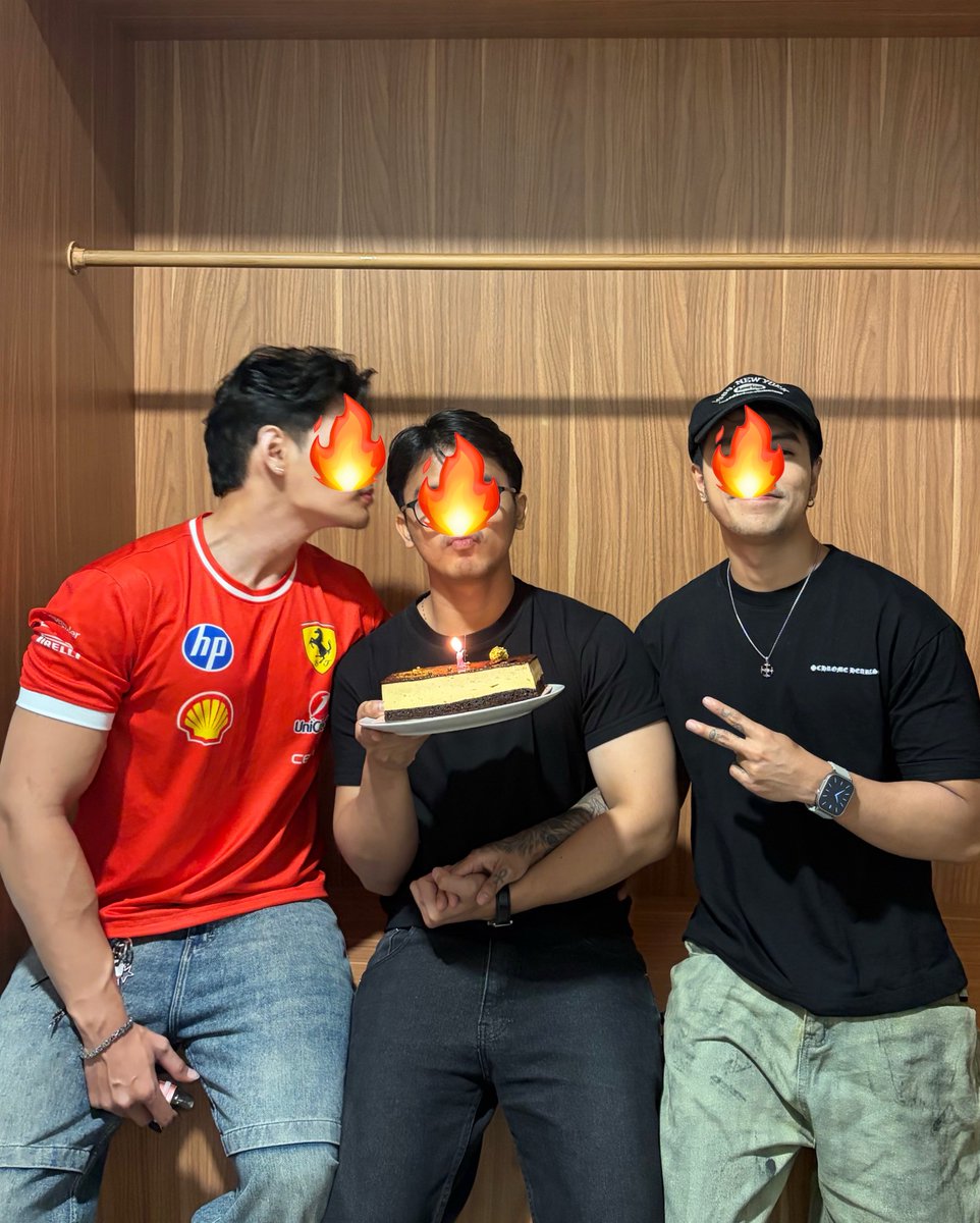 playermageML_'s tweet photo. kita throuple kak 🫣 https://t.co/JIaIPbCFa7