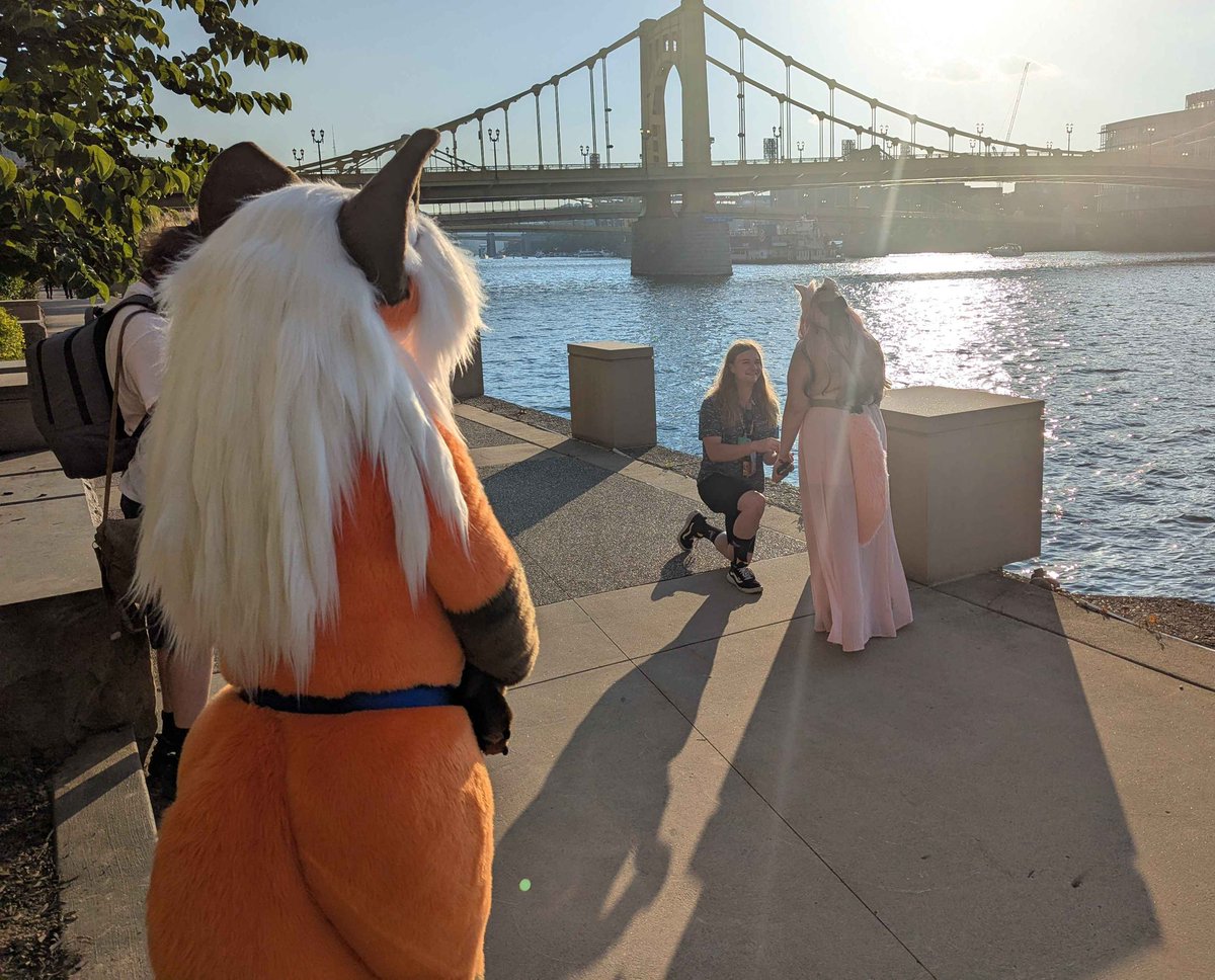JayIsWonky's tweet photo. @anthrocon @peppercoyote @Cytharia 

Way to make me cry, an absolutely perfect anthrocon where I got to do the deed AND managed to meet our favorite artist at da liqa sto. Thank you to everyone who made this all happen ❤️ https://t.co/Yxbh2iK8pb
