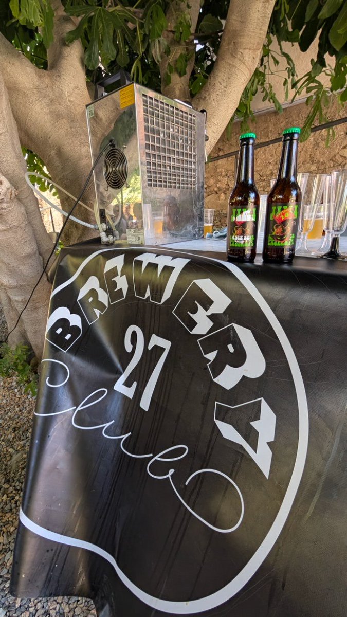 Cryptshow's tweet photo. Les xerrades del III Cryptshow Literari les hem acompanyat amb cava de Cristina Guillén Seleccions de vins, càtering de Can Comas Pastisseria i birra de Brewery 27 Club https://t.co/drFEWqH5fc