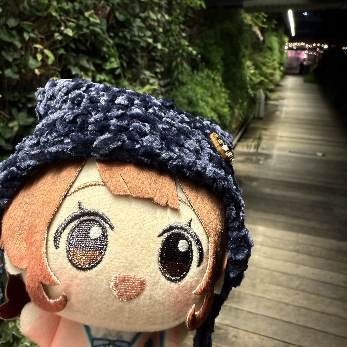 yurusumiP's tweet photo. はしゃぎすぎて早速ヨドバシの屋上でチルする https://t.co/CE5sP6tPxS