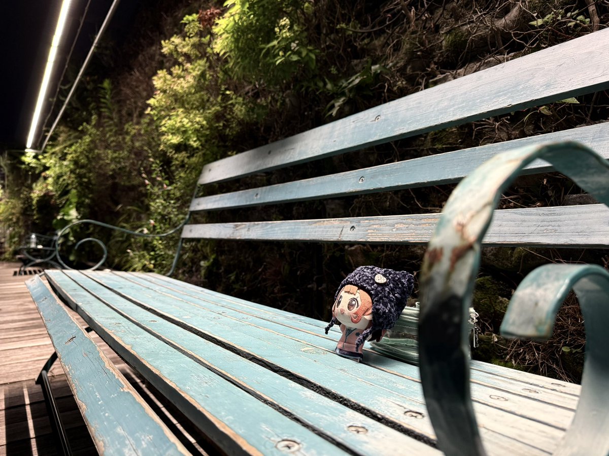 yurusumiP's tweet photo. はしゃぎすぎて早速ヨドバシの屋上でチルする https://t.co/CE5sP6tPxS