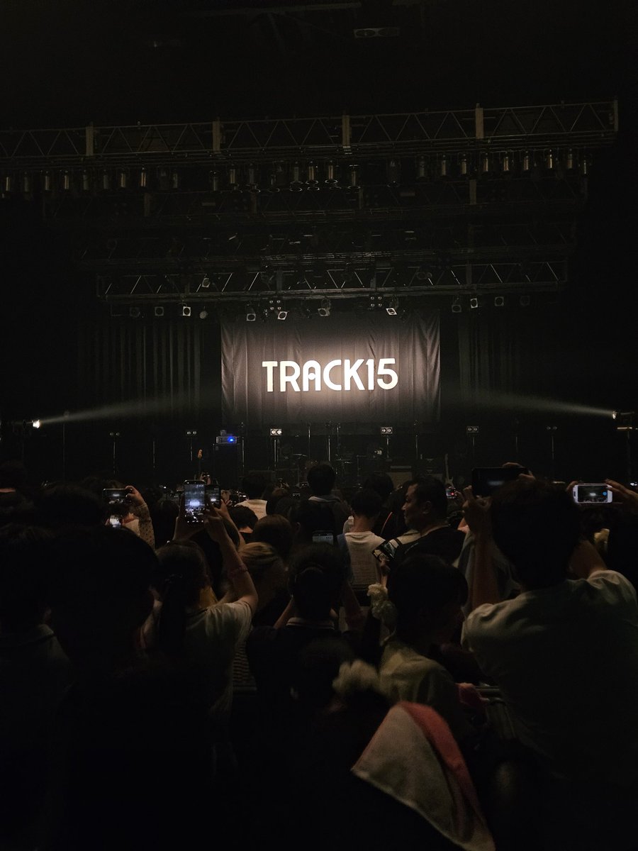 Ko_oHb's tweet photo. 7/5(日) TRACK15 Zepp DiverCity
よかった〜〜！！
夜と僕の話 ライブで初めて聞いたかも https://t.co/wXG2o6TSX7