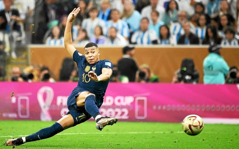 gz_rapido's tweet photo. @GH2024_GH @tmontanaro76 @SanMarinoTeam Je tient à te rappeler sombre sous merde que tu es que cette homme a prit ton équipe à lui seul sans Messi ton équipe n’est rien arrête de sucer et vi0l ta mère https://t.co/SLXuyeNMb8