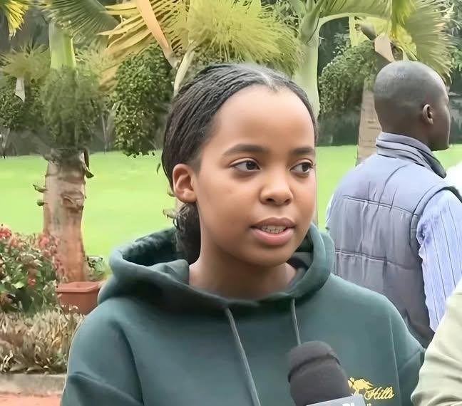 Wilsonndeg95155's tweet photo. Apa unajua,noma ata si kukataliwa, noma ni akuitikie. Apa ata uone a weird sign from her opposite gender you will ofc maintain a taciturn demeanor coz you know your levels.This is a breed that i can’t even wish for ruto even at the darkest shores of sychelles😂. my goodness!!😂 https://t.co/nISuAiCqtV