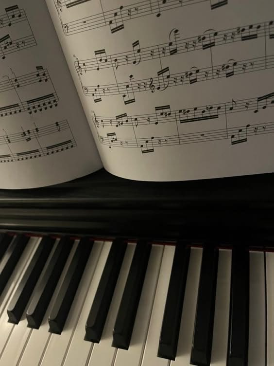 sebafterhours_'s tweet photo. im so sleepy i could eat a couple notes https://t.co/WIQhGhFye1
