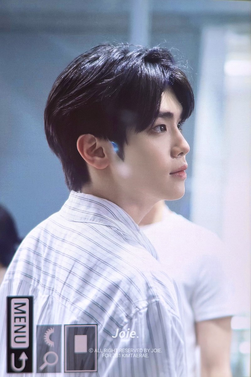 Joie0714's tweet photo. 260705 ✈️

#김태래 #KIMTAERAE #キムテレ
#제로베이스원 #ZEROBASEONE #ZB1 https://t.co/pFSjmqNAPm