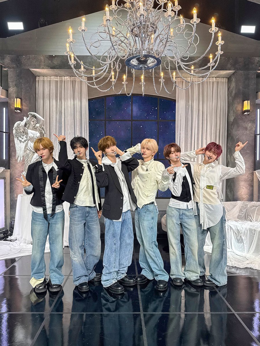 llo7____'s tweet photo. 20日の衣装はなにかな〜🎶⭐️ちなみにわたしの希望はコレ⬇️ https://t.co/HHdQl9zpUJ