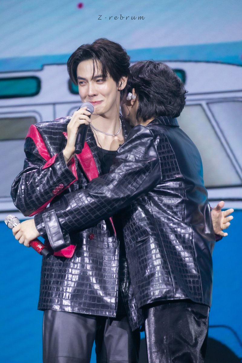 _zrebrum_'s tweet photo. ใครไหว นี่ไม่ไหววววววว 🥹🥹

LAST MEMORY WITH FOUREVER YOU

#FoureveryouFarewellParty 
#แม็กกี้บาส #maxkybas ݁ https://t.co/gXJTLJpYx8
