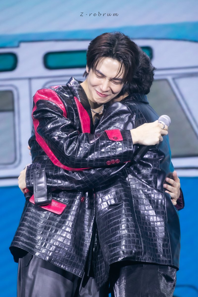_zrebrum_'s tweet photo. ใครไหว นี่ไม่ไหววววววว 🥹🥹

LAST MEMORY WITH FOUREVER YOU

#FoureveryouFarewellParty 
#แม็กกี้บาส #maxkybas ݁ https://t.co/gXJTLJpYx8