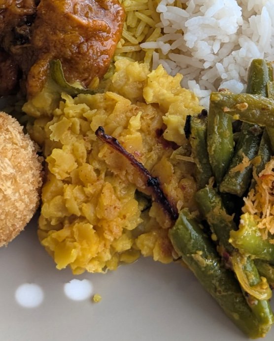 srilankatarou's tweet photo. ダルカレーは液状だったり固形だったり、同じお店でもその日によって違うところが面白い。
僕は固形が好きです🥰 https://t.co/XablSTmNAS