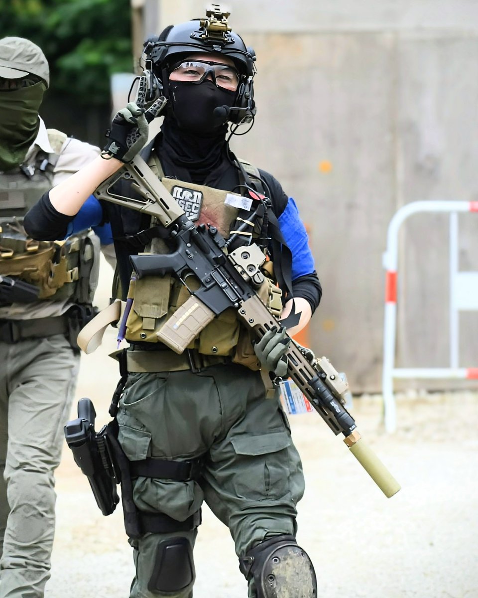 lieutenant_01's tweet photo. USEC Operator in real life
📸サバパラスタッフ様
#サバゲー装備
#EscapefromTarkov
#USEC https://t.co/J4A4ErtJI7