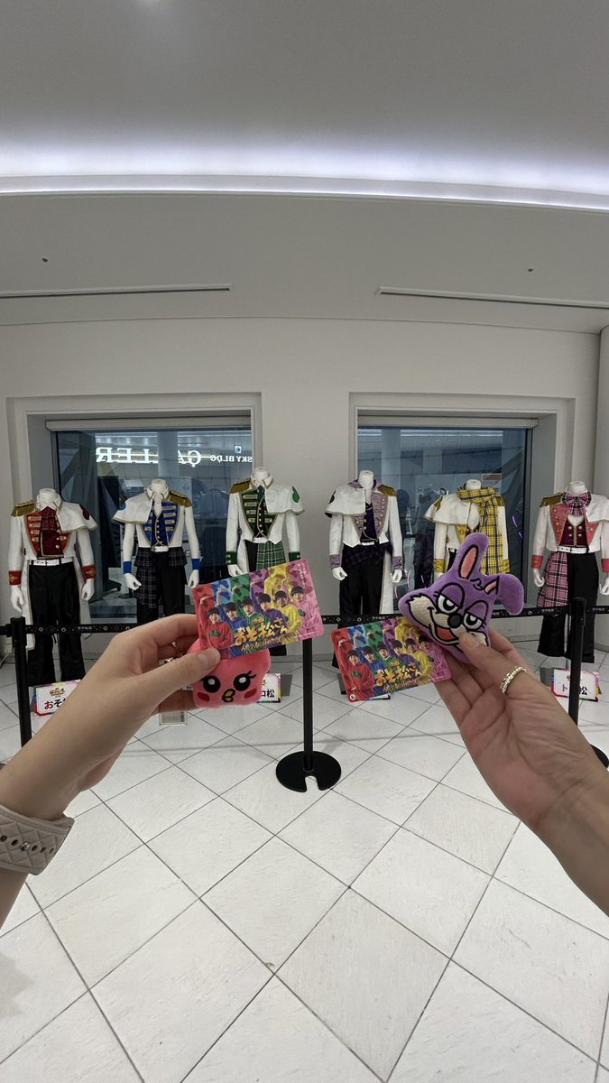 0307maiko2's tweet photo. まだまだやってるし、そのうち行ったらいいわーって思ってたら、もう終わるやん‼︎
慌てて雨の中行ってきたよー笑

#映画おそ松さん
#Aぇǃgroup https://t.co/y7HsRLHiX8