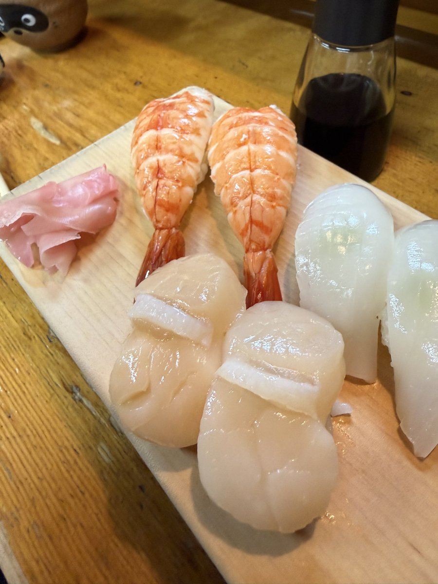 ikepyon606's tweet photo. お寿司屋はしご酒。ここは値段の割に新鮮で美味しいお気に入りのお店です https://t.co/bNH1at0Bwg